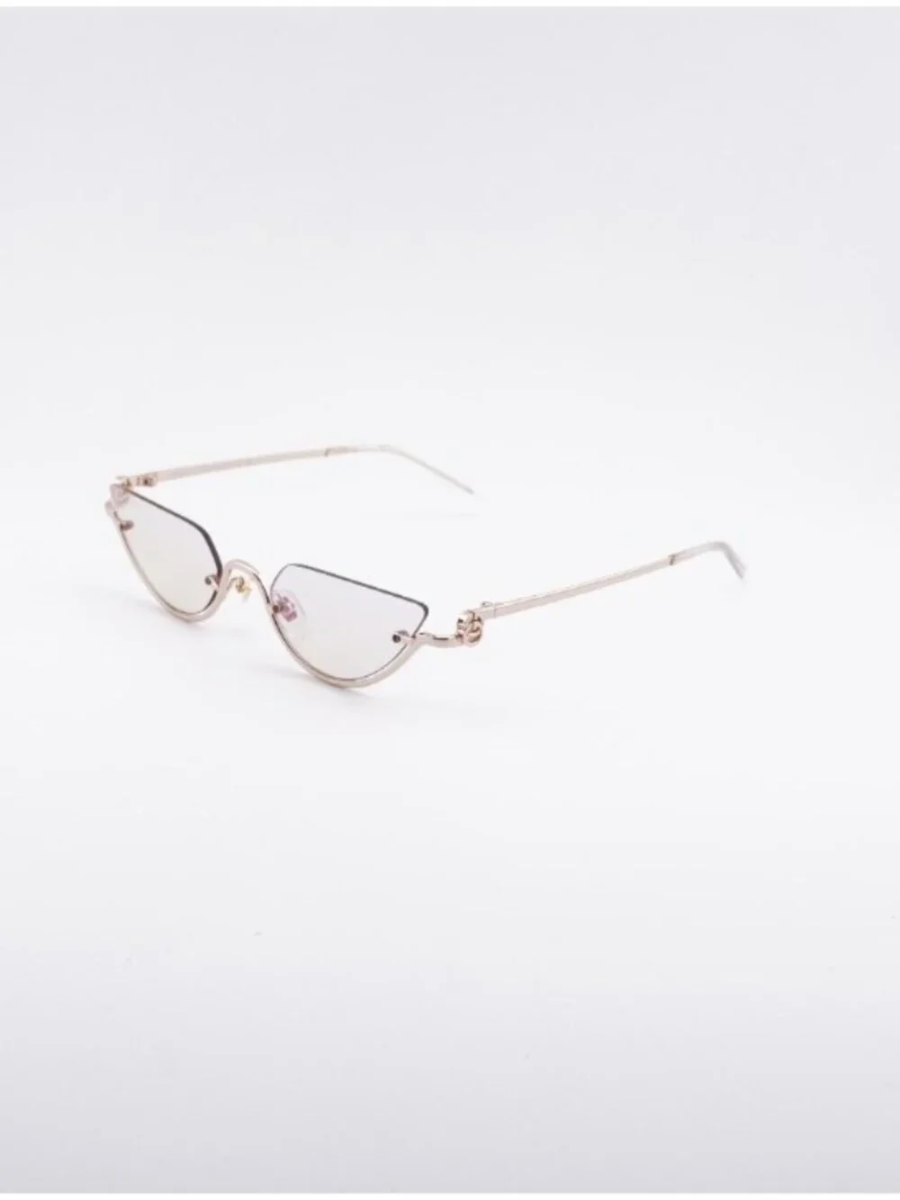 Gucci GG1603S 005 Sunglasses Gold Cat Eye Frame, Purple Lenses
